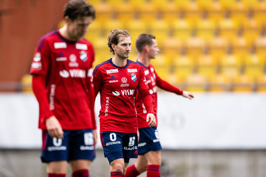 Östers Oliver Silverholt deppar