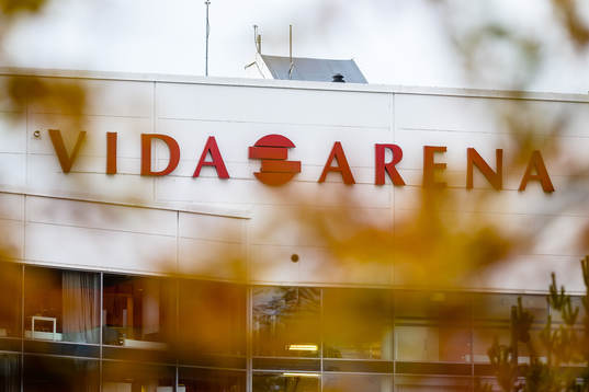 Exteriör vy av Vida arena före ishockeymatchen i SHL
