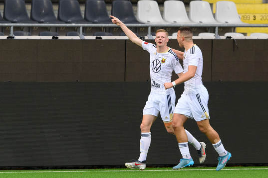 Östersunds Malcolm Stolt jublar