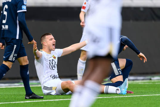 Östersunds Kristian Novak reagerar