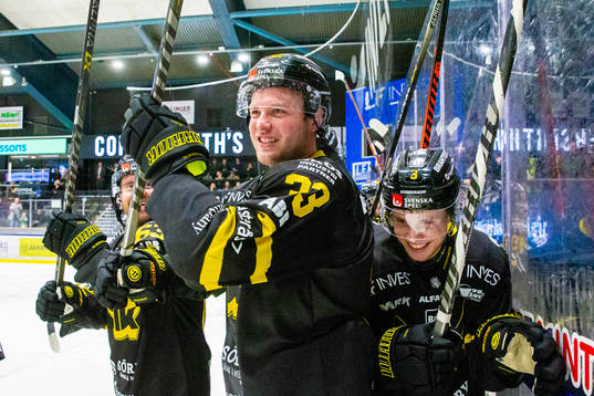 Västerås Oliver Bohm jublar