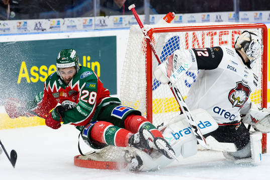 Frölundas Anthony Greco och Malmö Redhawks målvakt