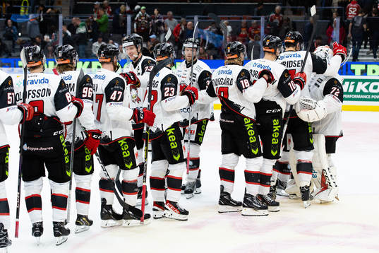 Malmö Redhawks spelare jublar