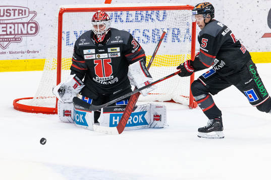 Örebros målvakt Jonas Arntzen och Gustav Backström