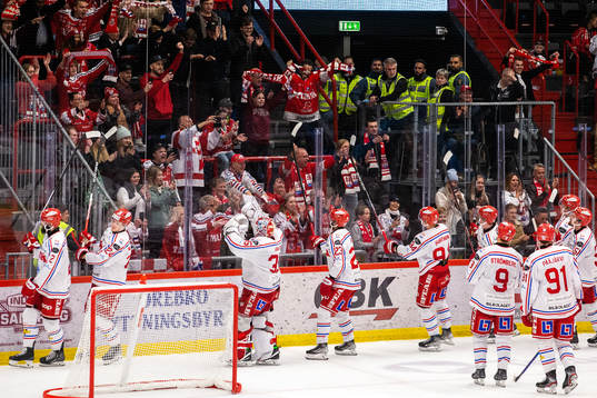 Timrås spelare jublar