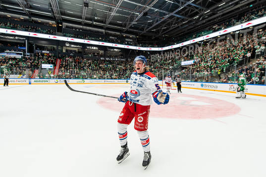 Oskarshamns Anthon Eriksson jublar
