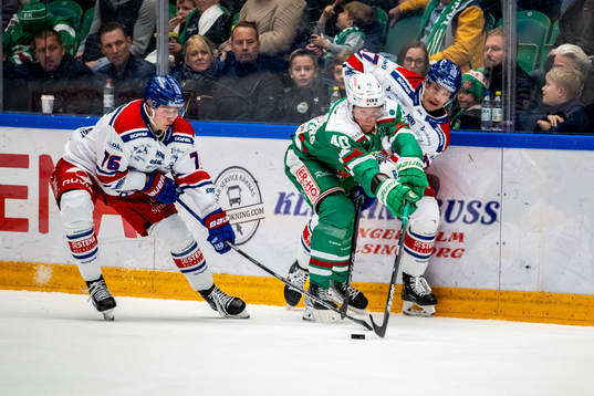 Oskarshamns Emil Lilleberg, Jonas Engström kamp med