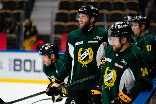 Skellefteås målvakt Petter Granberg i Malås matchställ