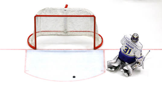 Leksands målvakt Kasimir Kaskisuo deppar