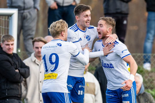 Simrishamns Pontus Wiktorsson (till höger) jublar med