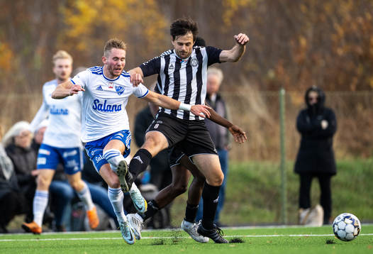 Simrishamns Pontus Wiktorsson och Högsbys Mergim Smakolli