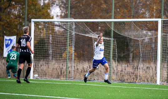 Simrishamns Fredrik Hansson jublar