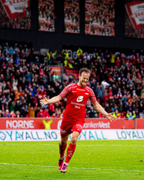 Bård Finne of Brann celebrates