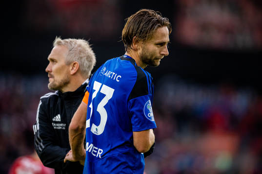 Jørgen Paulov Hammer and Jørgen Isnes, head coach of KFUM
