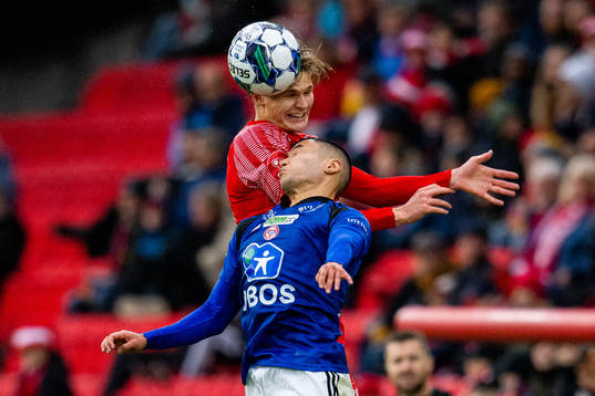 David Møller Wolfe of Brann and Keivan Ghaedamini of KFUM