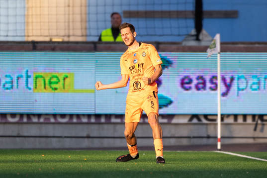 AFC Eskilstunas Ashley Coffey jublar
