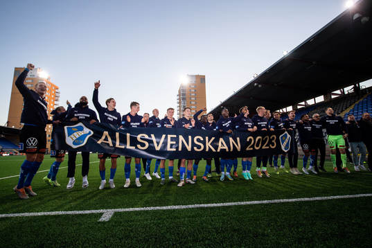 Halmstads spelare jublar