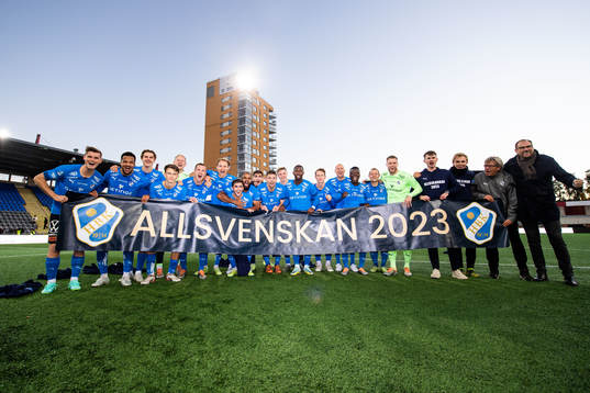 Halmstads spelare jublar