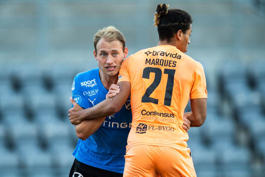 Halmstads Villiam Dahlström och AFC Eskilstunas Mikael