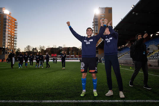 Halmstads Emil Tot Wikström och Alexander Johansson jublar