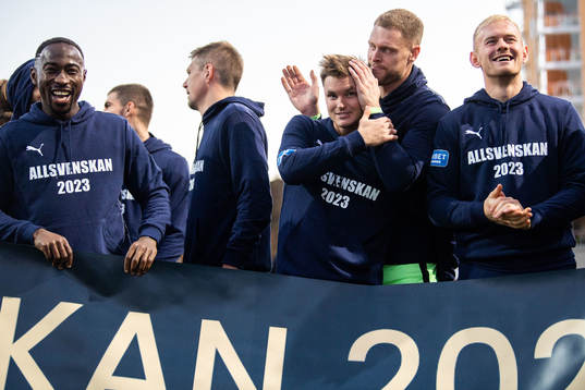 Halmstads spelare jublar