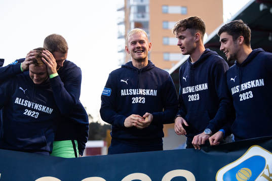 Halmstads spelare jublar