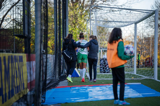 Hammarbys Madelen Janogy blir ledd av planen