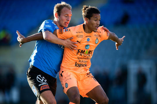 Halmstads Villiam Dahlström och AFC Eskilstunas Mikael