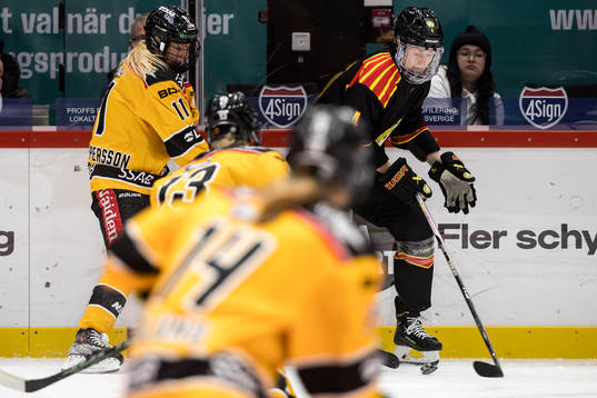 Luleås Josefine Persson och Brynäs Rosa Lindstedt