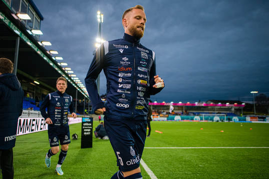 Dan Peter Stensøe Ulvestad of Kristiansund warms up