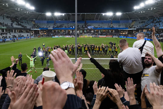 Häcken jublar med fansen