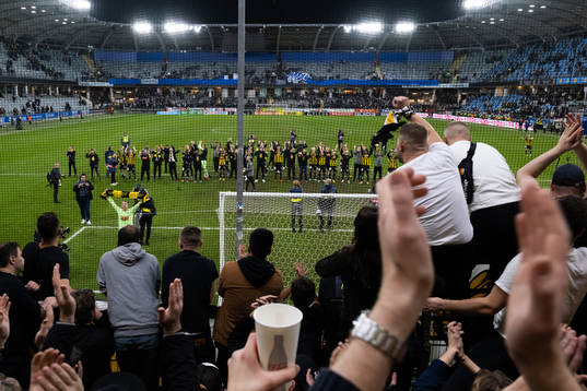 Häcken jublar med fansen