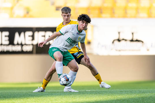 Hammerbys Shokhrukh Abdukhalilov och Elfsborgs Theo Eliasson