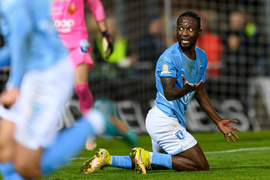 Malmö FFs Mohamed Buya Turay reagerar