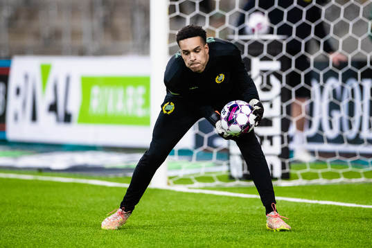 Hammarbys målvakt Oliver Dovin