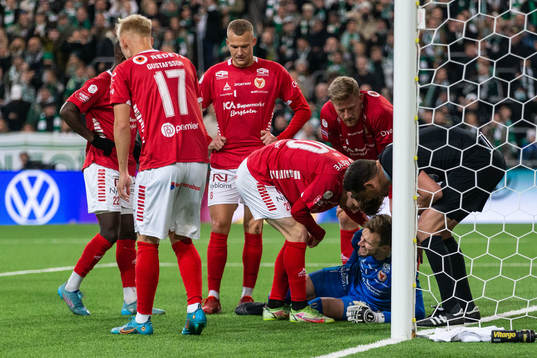 Kalmars målvakt Ricardo Friedrich har ont