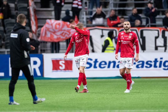 Kalmars Rasmus Sjöstedt och Filip Sachpekidis deppar