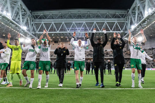 Hammarbys spelare jublar