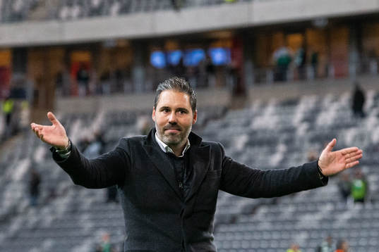 Hammarbys tränare Marti Cifuentes jublar