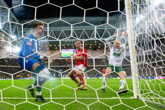 Hammarbys Gustav Ludwigson jublar