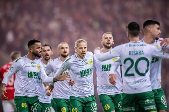 Hammarbys Gustav Ludwigson jublar med Mohanad Jeahze,