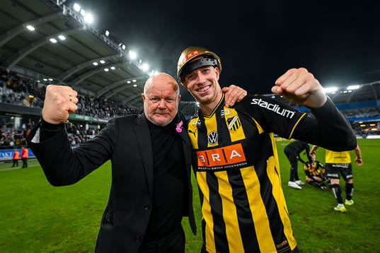 Häckens tränare Per-Mathias Høgmo och Samuel Gustafson