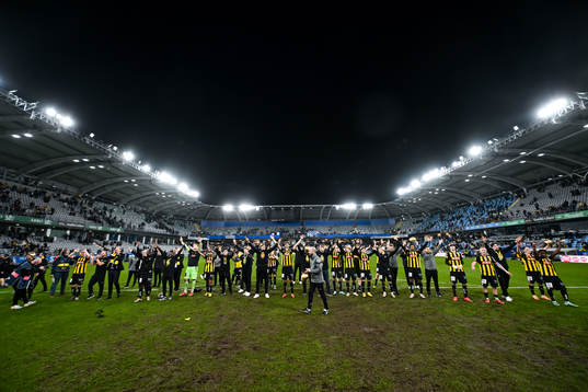 Häckens spelare jublar över SM-guldet