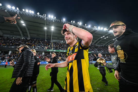 Häckens Erik Friberg och Alexander Jeremejeff  jublar