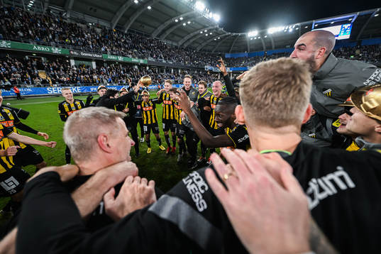 Häckens spelare jublar över SM-guldet