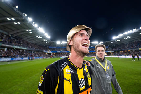 Häckens Johan Hammar jublar över sm-guldet