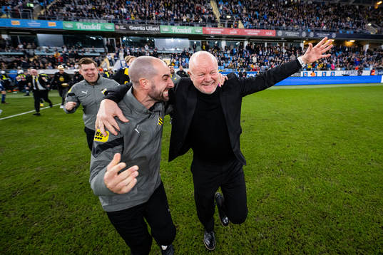 Häckens assisterande tränare Martin Foyston och tränare