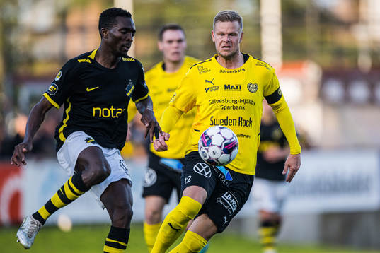 AIKs Collins Lusaka Sichenje och Mjällbys David Löfquist
