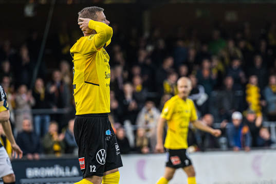 Mjällbys David Löfquist deppar
