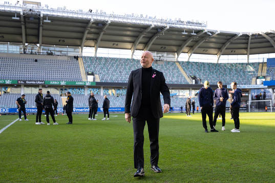 Häckens tränare Per-Mathias Høgmo innan  fotbollsmatchen